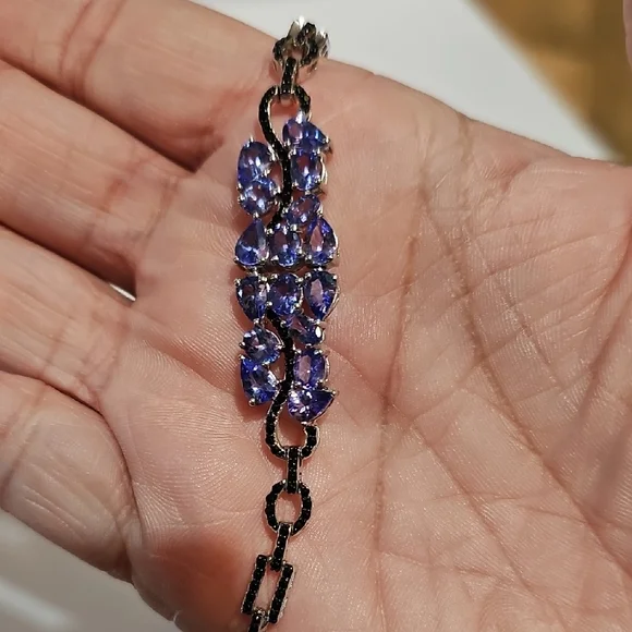 Elegant Silver and Purple Bracelet - Picture 5 of 5